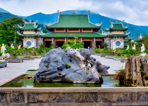 10 Most Beautiful Temples & Pagodas in Da Nang (2026 Guide)