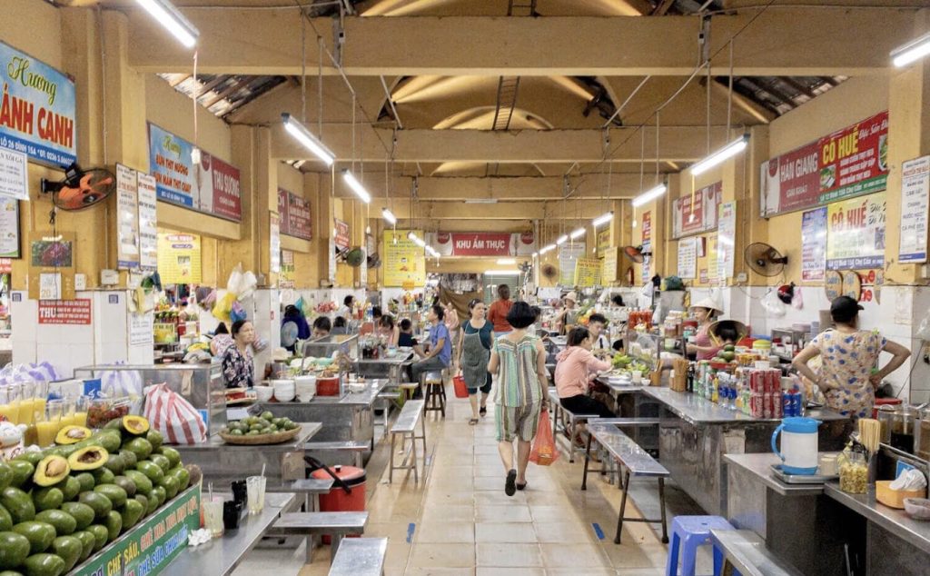 Con Market by Trần Long