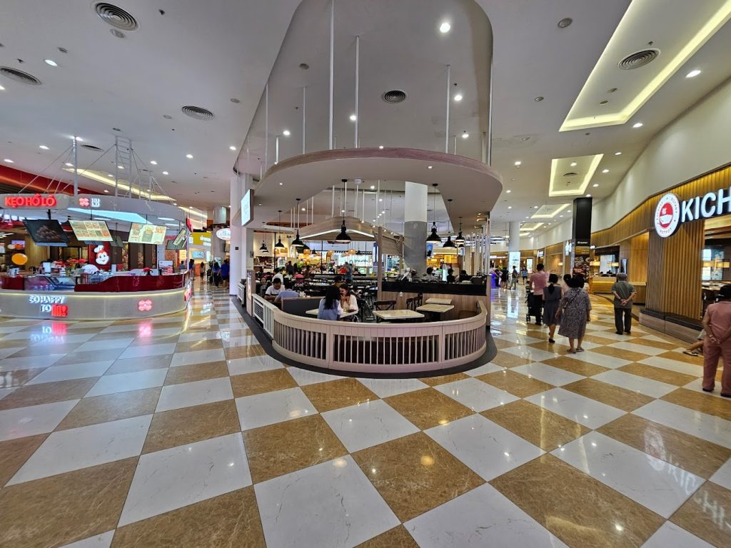 Vincom Plaza Da Nang by Stephen Song