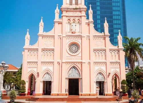 Nhà Thờ Con Gà: The Gothic Architectural Style Church in Da Nang