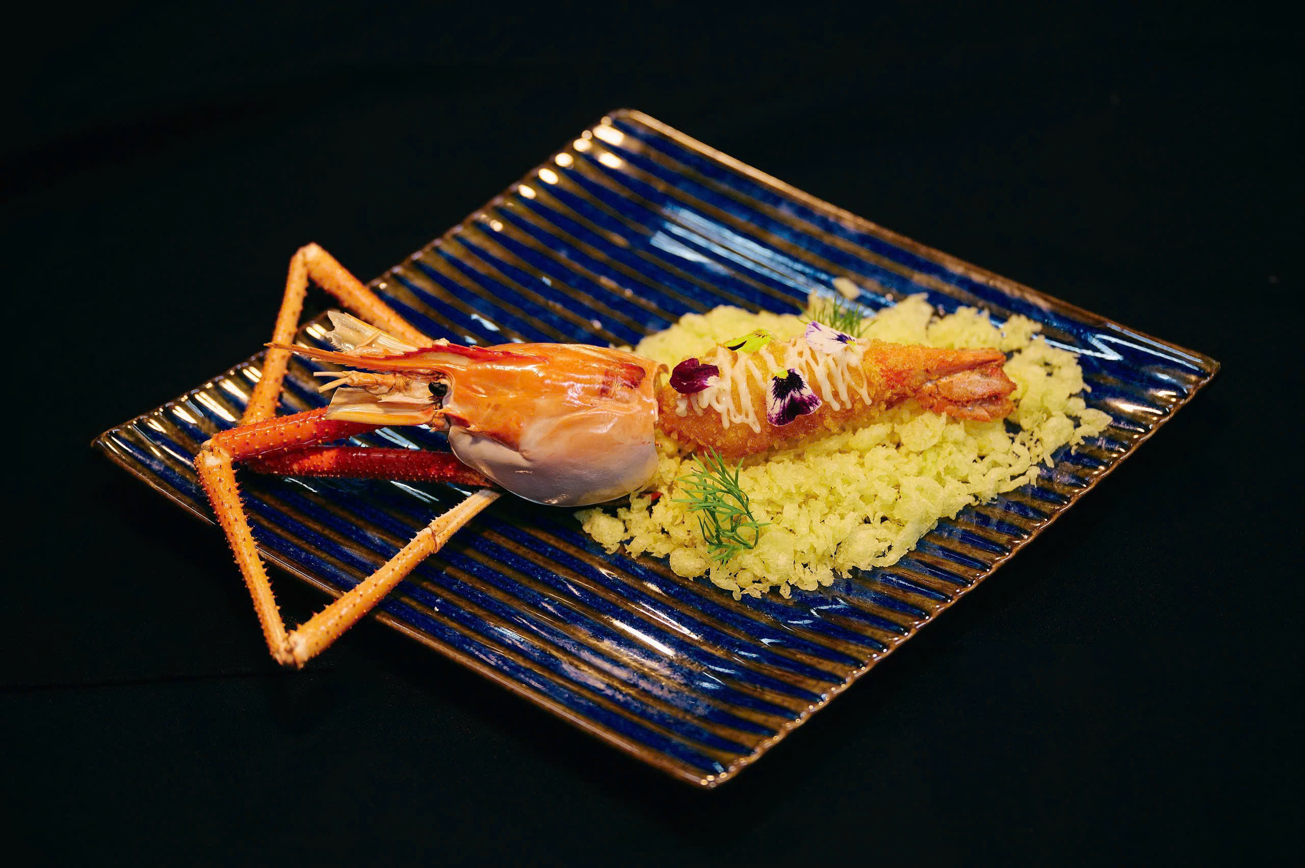 Kim Tôm Hỷ Lạc prawn course from the LOALOA show tasting menu