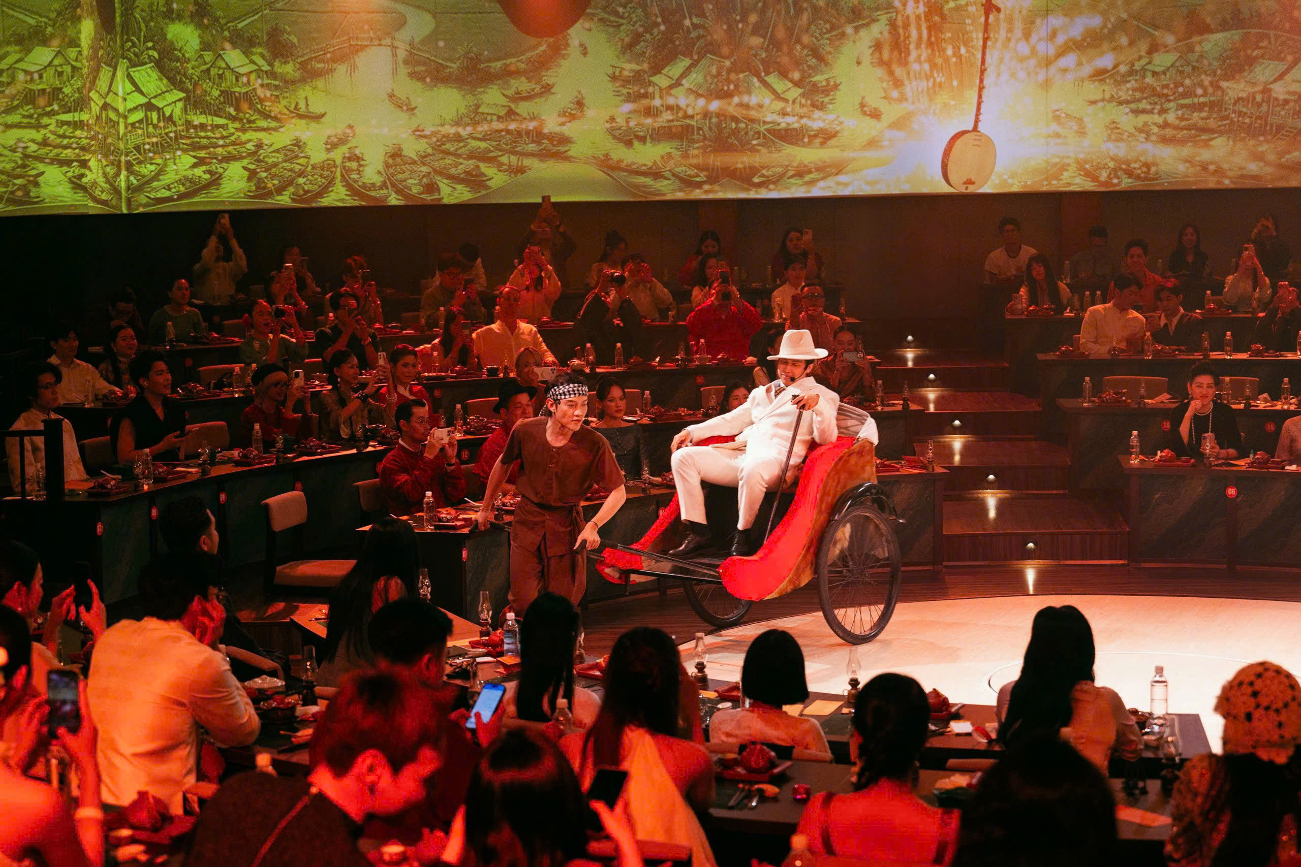 Miệt Đất Phương Nam southern Vietnam performance at the LOALOA culture and dining show