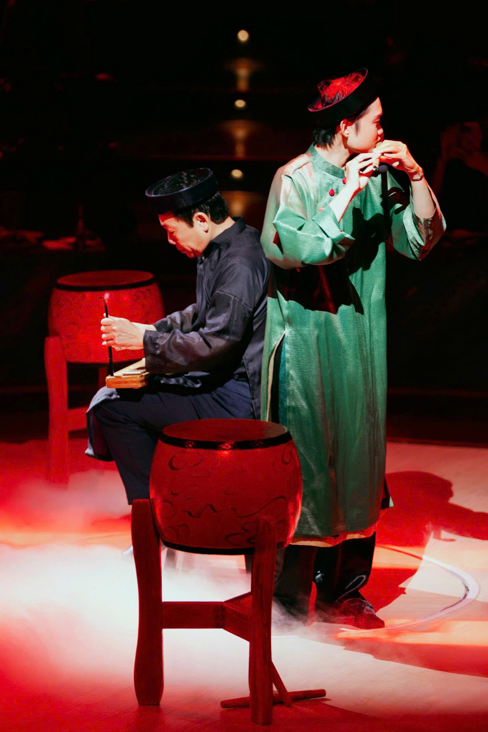 Nhã Nhạc Cung Đình Hue royal court music performance at the LOALOA evening show