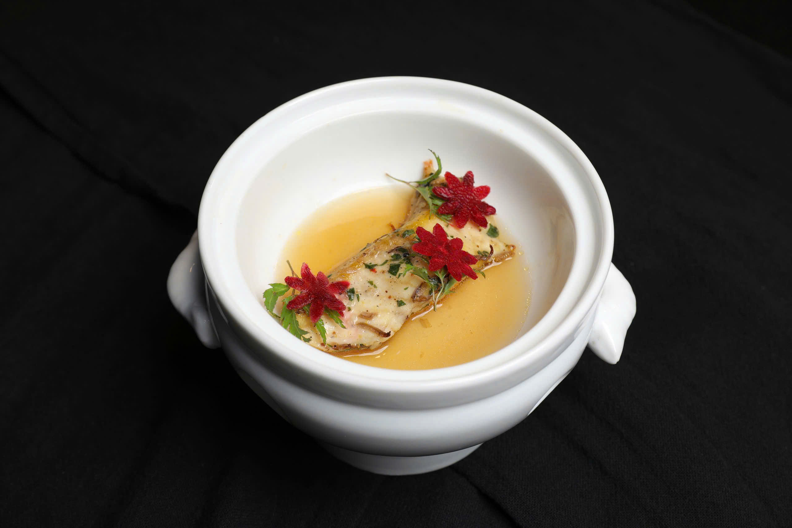 Sơn Cước Tầm Ngư course served during the LOALOA Vietnam culture and dining show