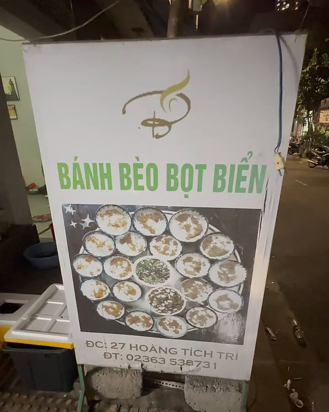 Sign for Bánh Bèo Bọt Biển at 27 Hoàng Tích Trí, Da Nang