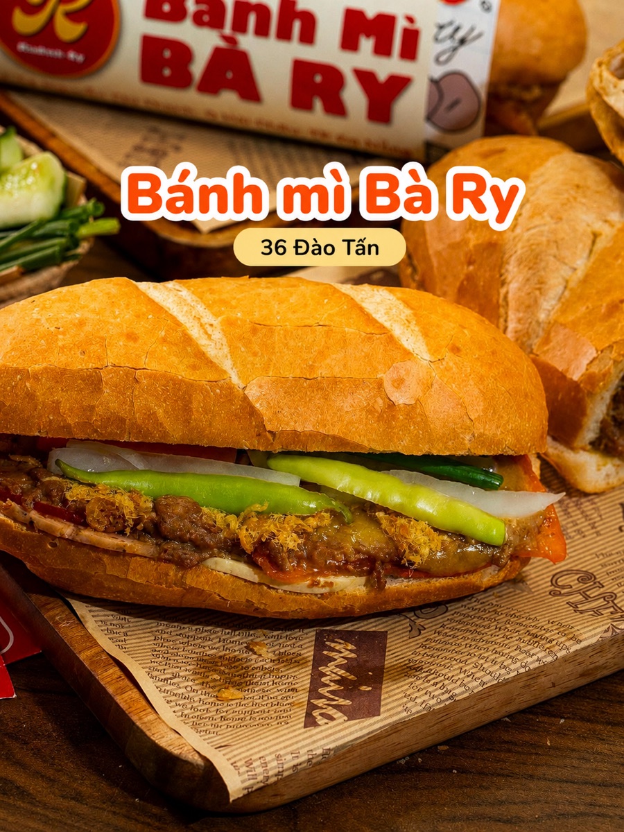 The huge bánh mì at Bánh mì Bà Ry, 36 Đào Tấn, Da Nang
