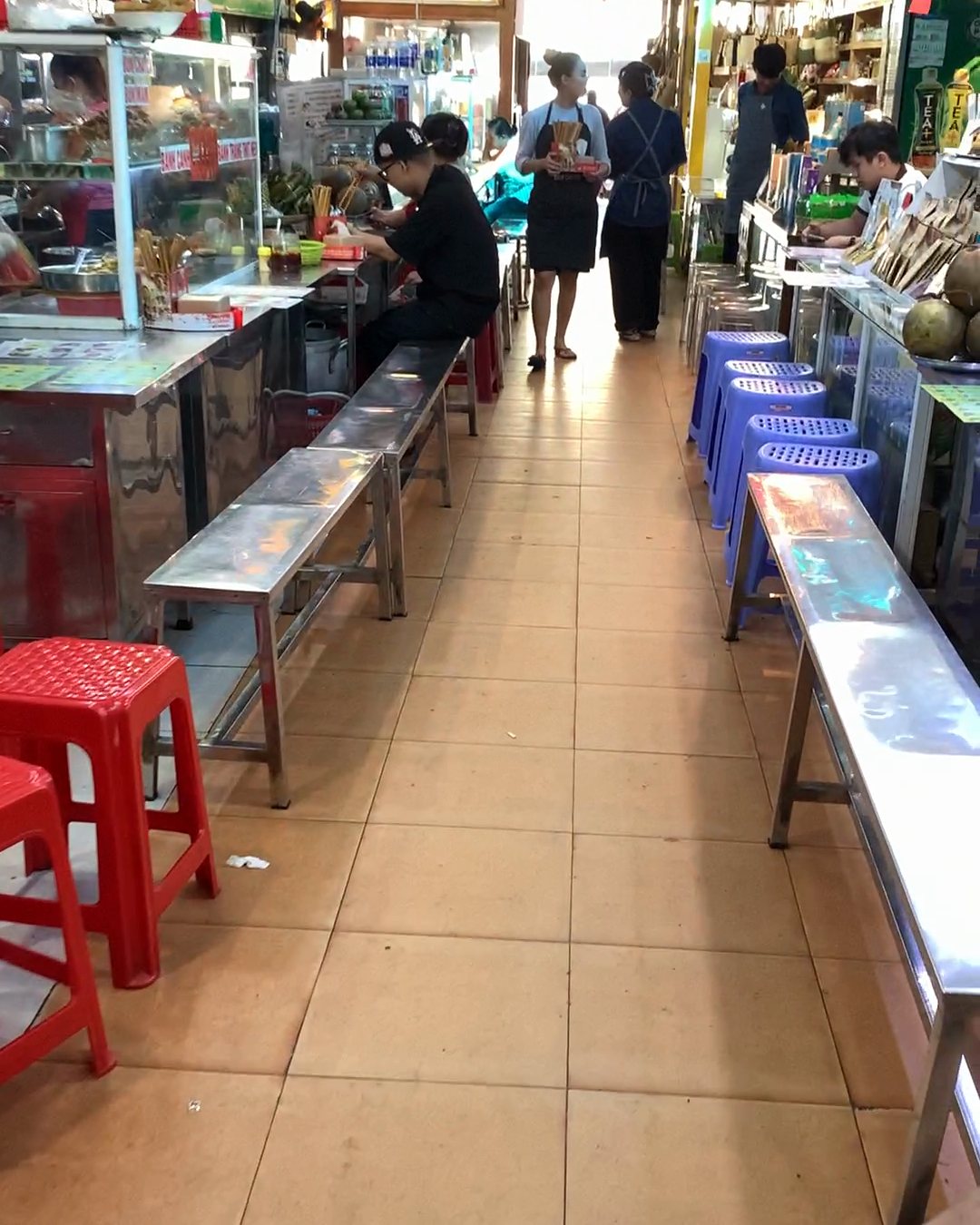 Food counters selling phở, bún bò Huế and bánh tráng thịt heo inside Han Market