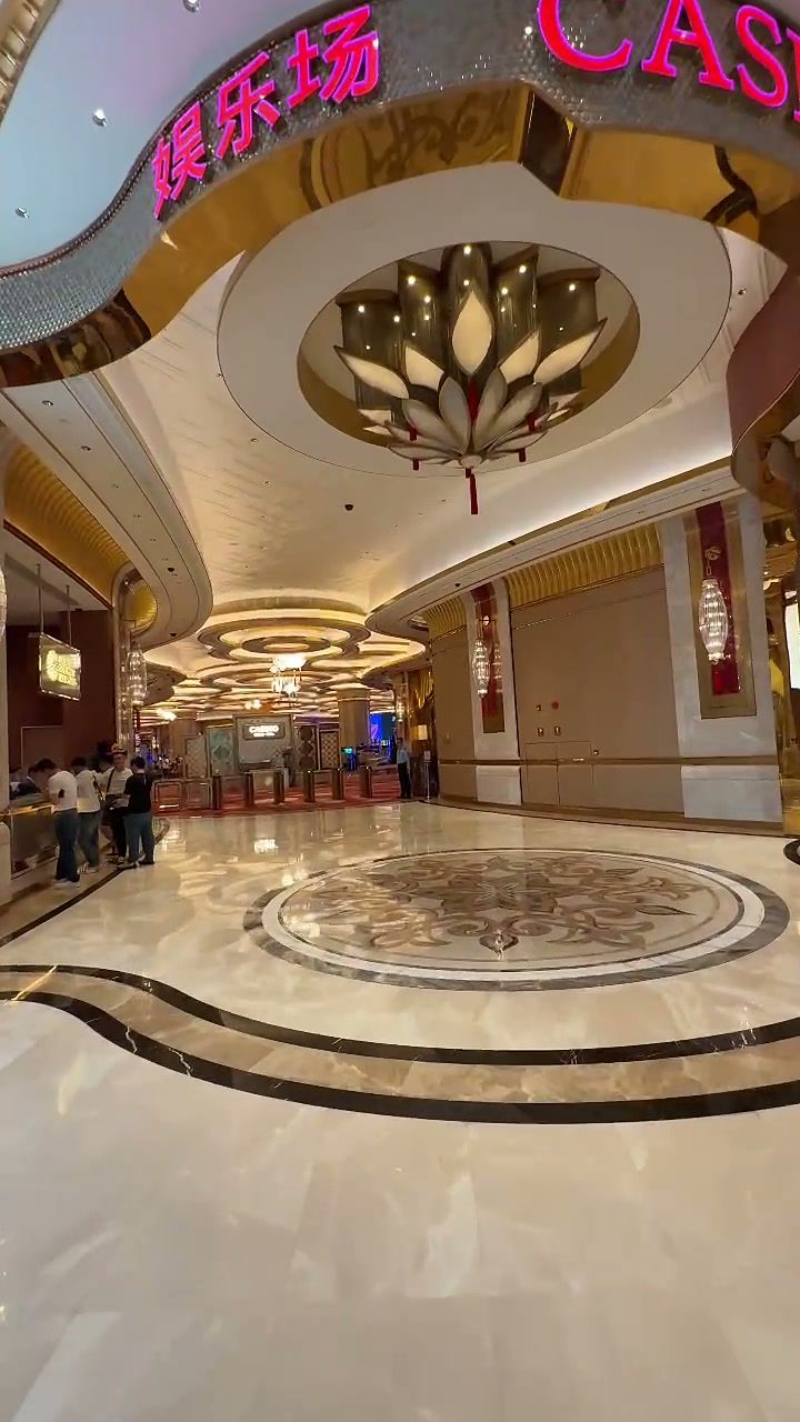 Lotus-shaped chandelier above the marble entrance hall of the casino at Hoiana Resort & Golf