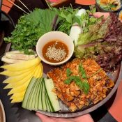 Mẹc cuốn nhân duyên platter at Maha Vegetariano: crispy rice-paper rolls with fresh herbs, mango, cucumber and sesame dipping sauce